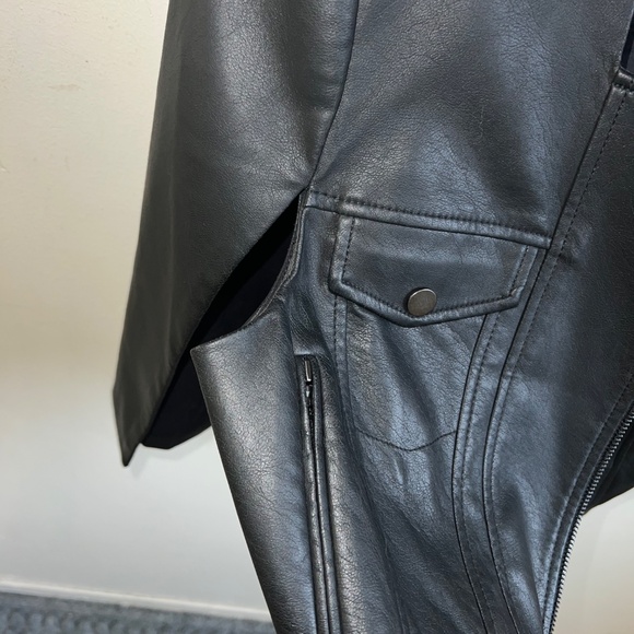 BCBG Three Quarter Blazer Cape (Size Small) - Picture 5 of 9